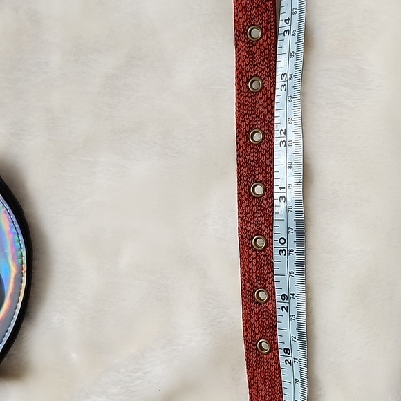 Small Canada Belt 28-34 size - Picture 6 of 8